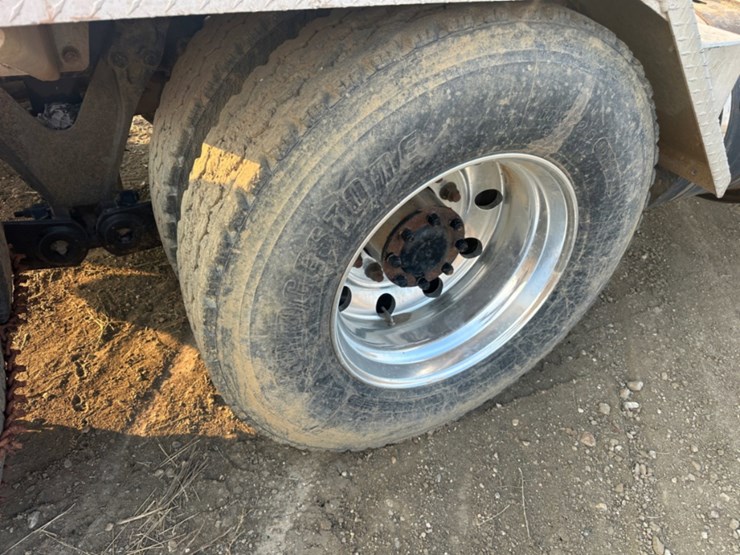 2015-kenworth-t800-image-11