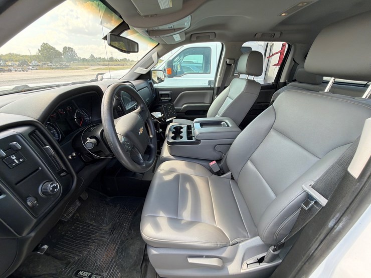 2018-chevrolet-silverado-1500-image-17