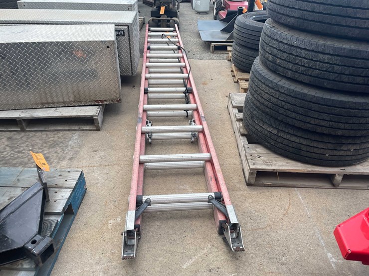 #9118-•-24'-ladder-(o3)-image-2