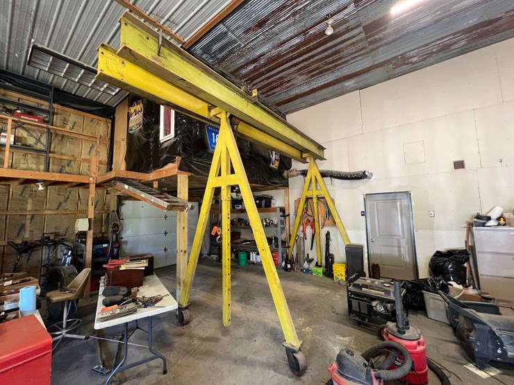 #5710-•-hoist-on-wheels-image-2