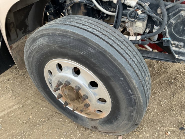 2012-kenworth-t800-image-12