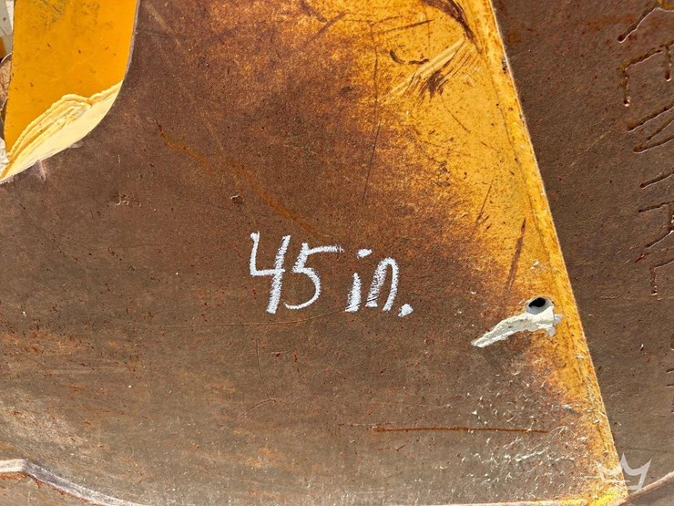 caterpillar-45in.-excavator-bucket-attachment-image-7