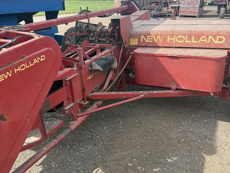 new-holland-273-image-2