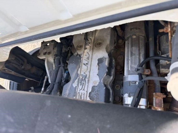 2004-freightliner-fc80-image-29