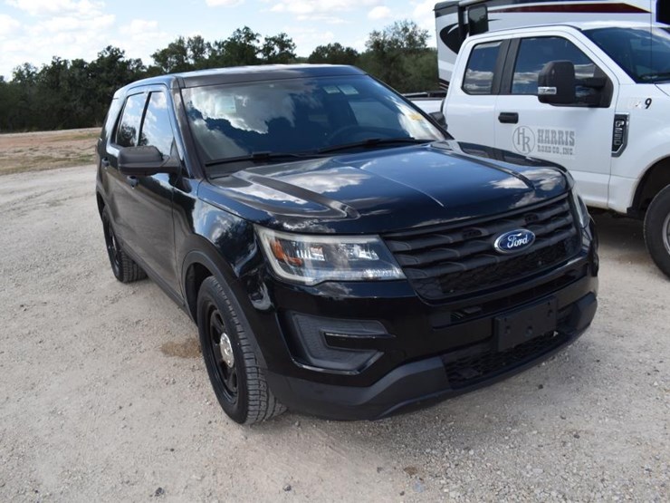 2018-ford-explorer-image-2