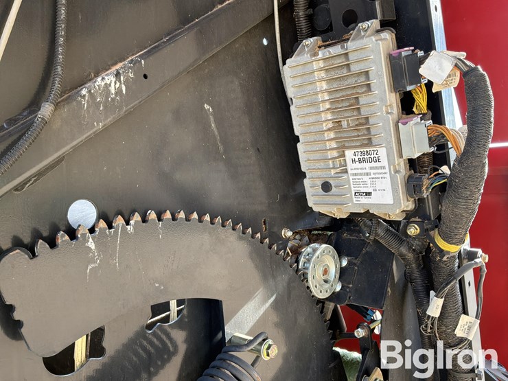 2022-case-ih-rb465-image-17