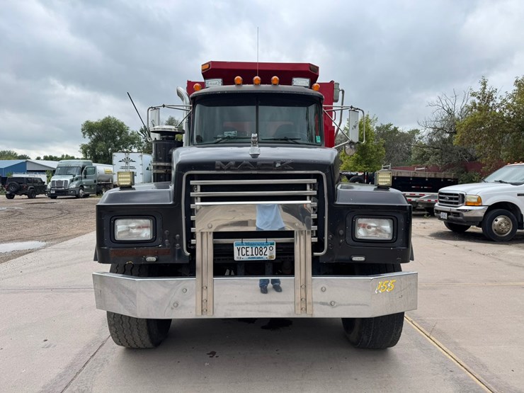 1995-mack-rd688s-image-8