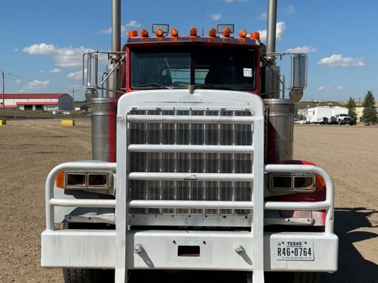 1996-peterbilt-379-image-2