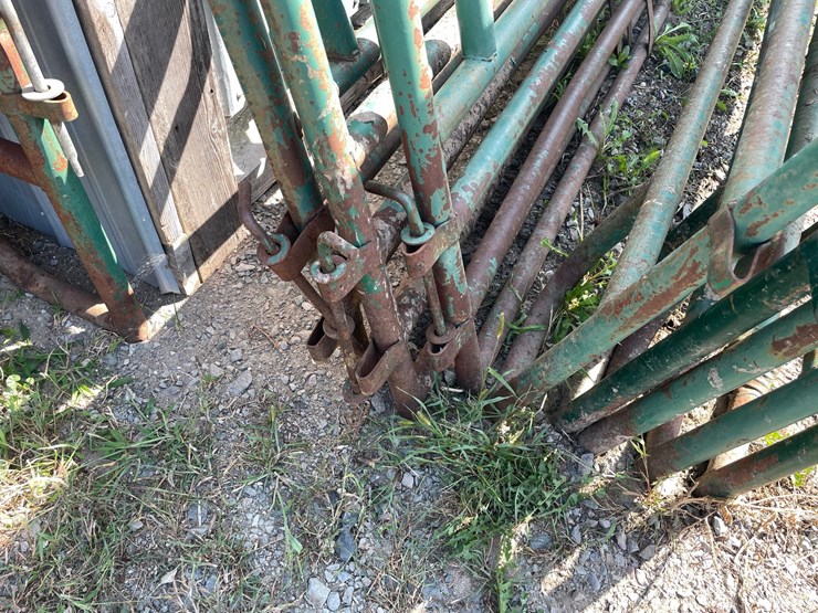 #6229-•-(3)-12'-feeder-gates-image-4