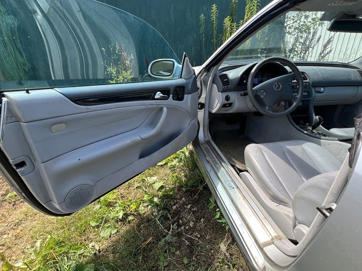 #103-•-2001-mercedes-benz-clk-430-convertible-(has-mn-title)-image-9