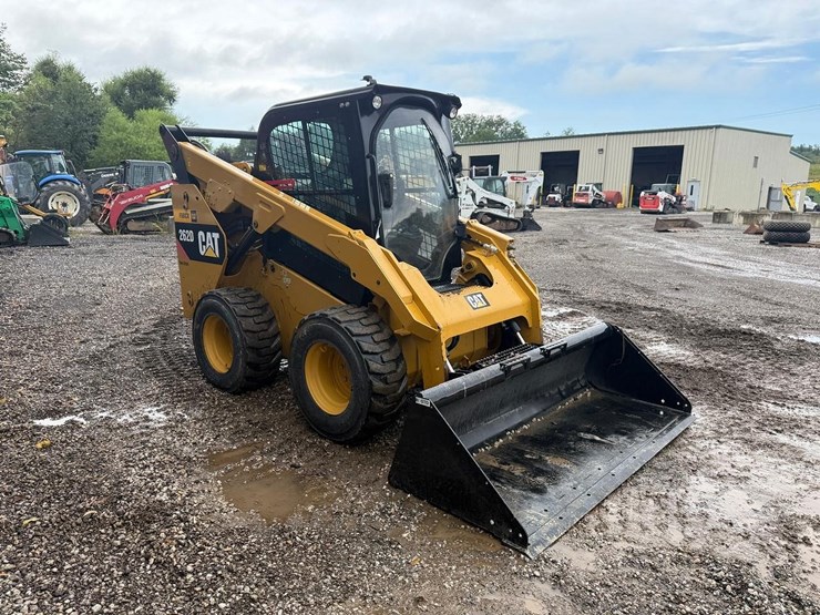 2015-caterpillar-262d-image-6
