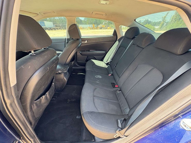 2018-kia-optima-4-door-sedan-(165,266-miles)-image-17