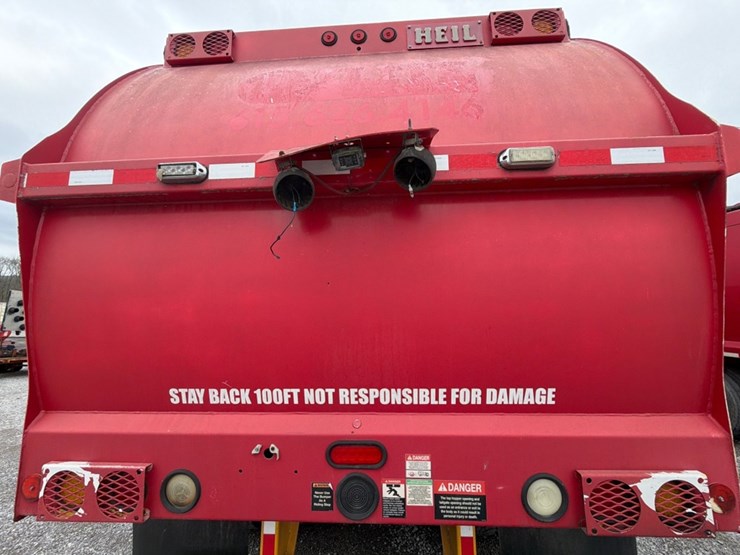 #506-•-2009-crane-carrier-sanitation-truck-image-19