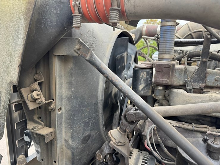 1995-mack-rd688s-image-53