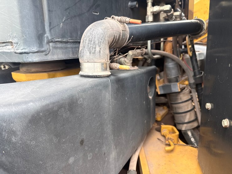 caterpillar-160m-awd-image-86