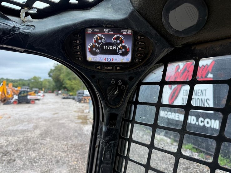 2012-bobcat-t750-image-21