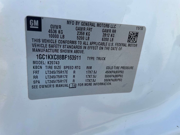 2011-chevrolet-silverado-2500-image-27