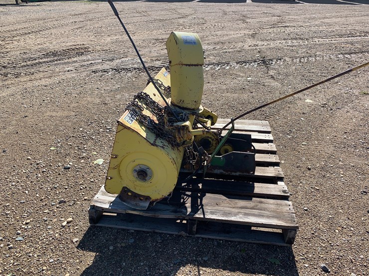 john-deere-snow-thrower-image-5