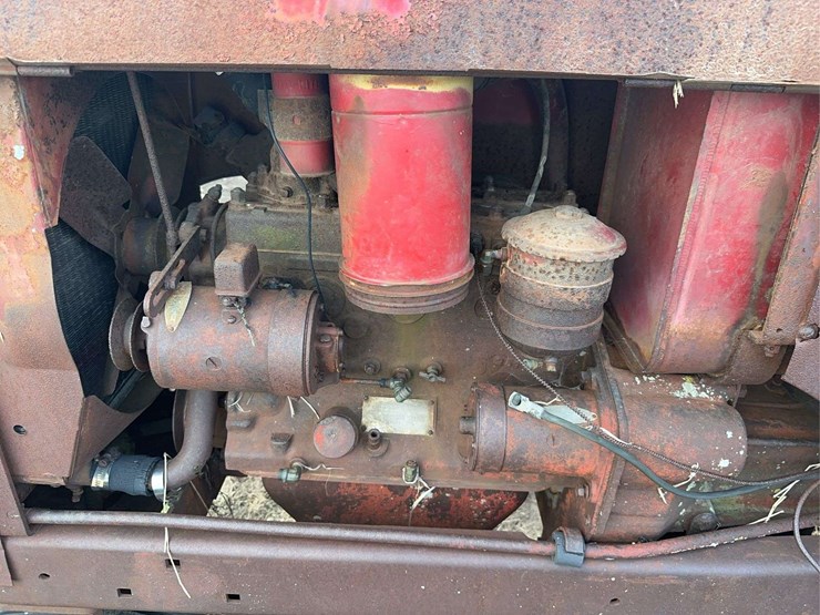 massey-harris-parts-tractor-image-6