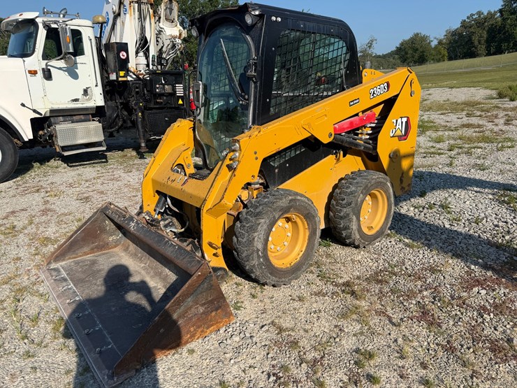 #18019-•-cat-236d3-skid-steer-image-1