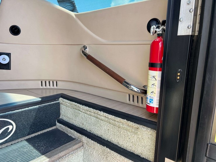 2016-entegra-coach-aspire-44b-mountain-master-luxury-diesel-pusher-motorhome-(51,192-miles)-image-93