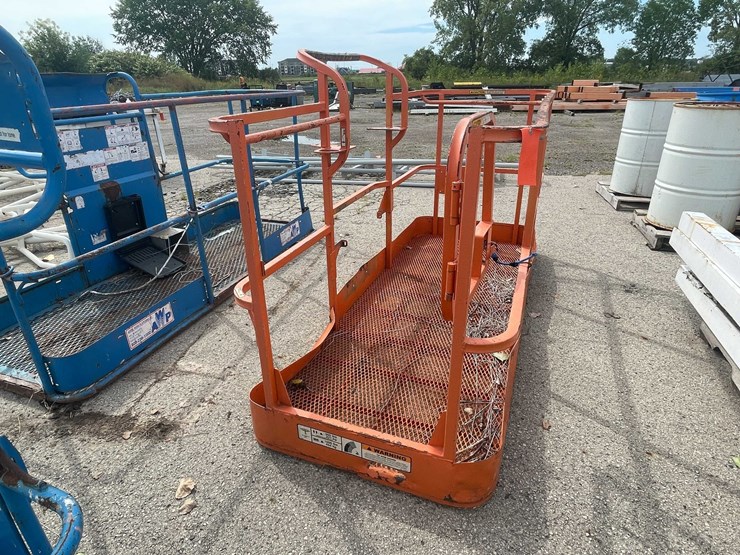 #10624-•-aerial-lift-platform-image-7