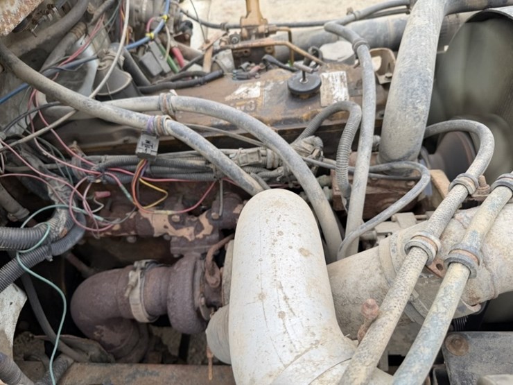 1999-freightliner-fl60-image-43