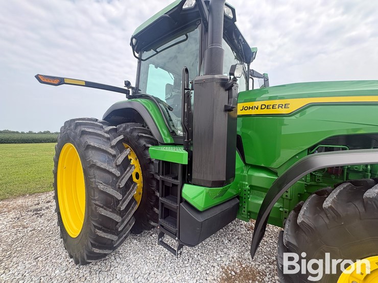 2025-john-deere-8r-250-image-19