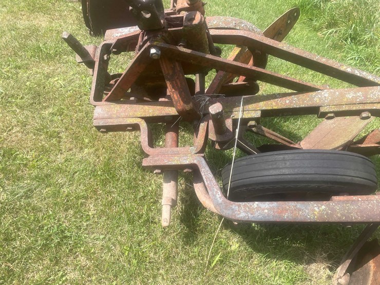 #1638-•-3-bottom-moldboard-plow-image-10