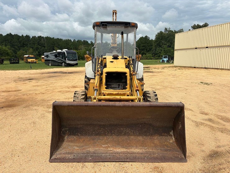 new-holland-555e-image-6