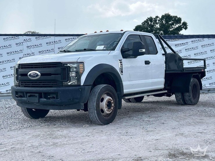 2017-ford-f550-image-1