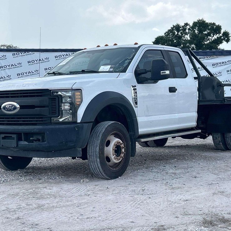 2017 FORD F550