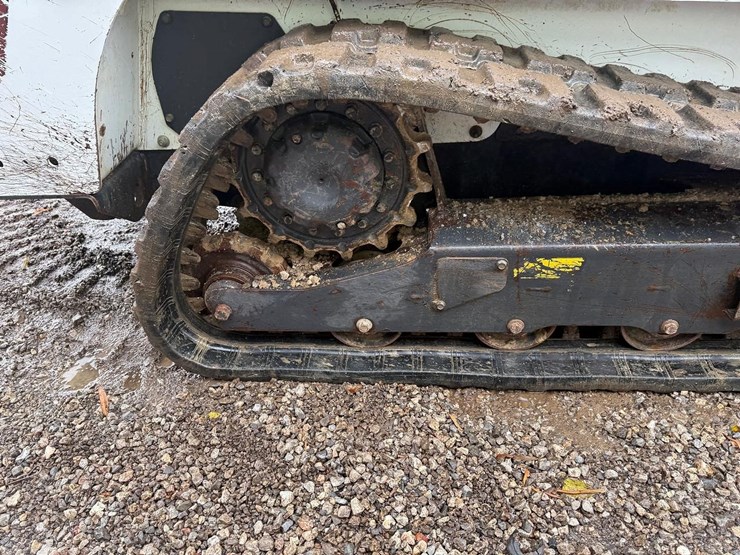 2024-bobcat-t450-image-12