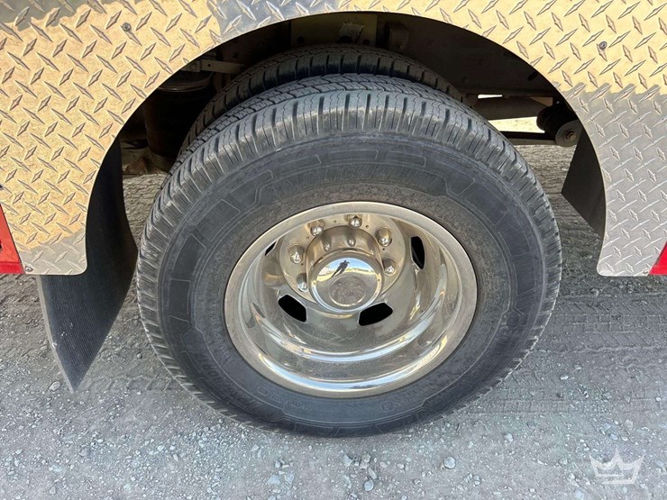 2016-chevrolet-c3500-image-40