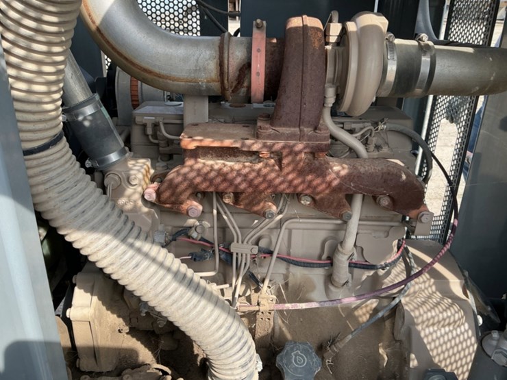 2015-john-deere-4045t-image-19