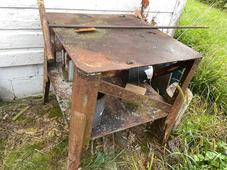 #1611-•-welding-table-image-2