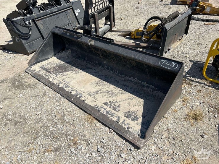 2020-caterpillar-80in.-bucket-skid-steer-attachment-image-2