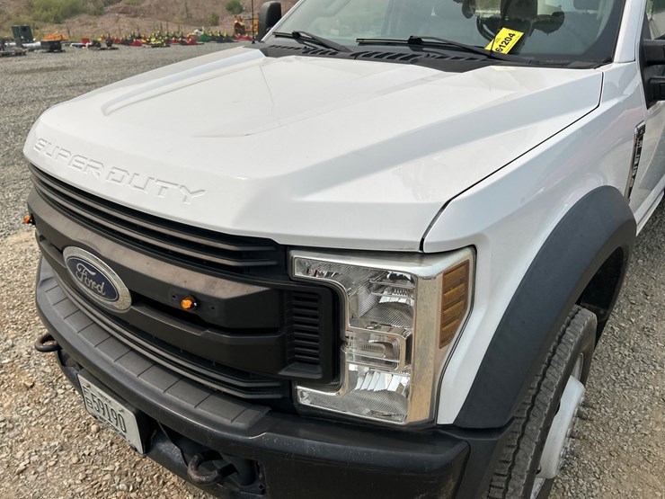 2019-ford-f550-image-9