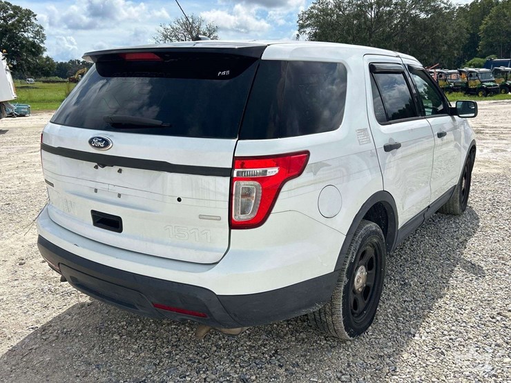 2015-ford-explorer-image-3