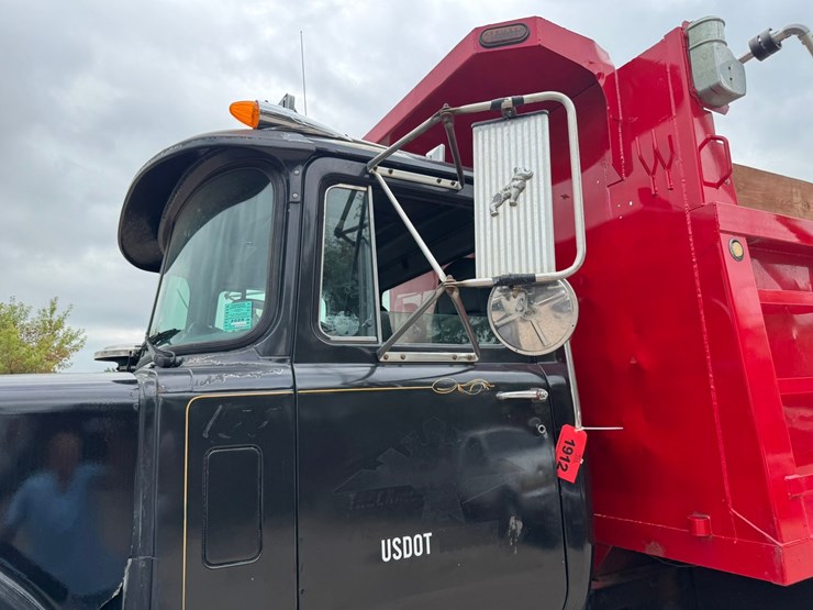 1995-mack-rd688s-image-11