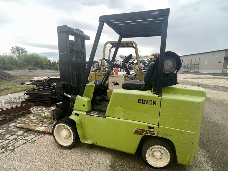 #10491-•-clark-lp-fork-lift-image-9