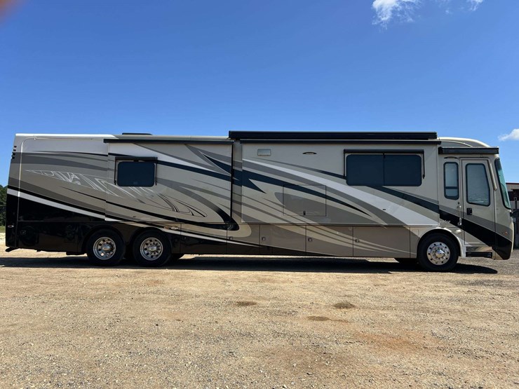 2016-entegra-coach-aspire-44b-mountain-master-luxury-diesel-pusher-motorhome-(51,192-miles)-image-7