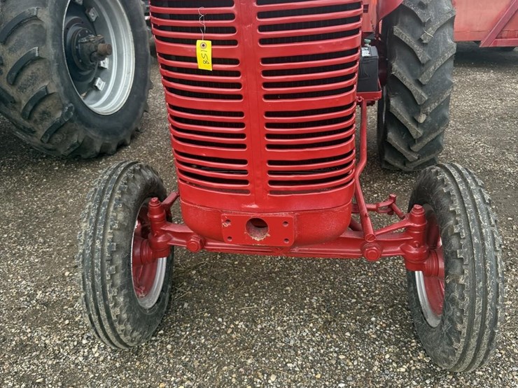 #158-•-1949-i-6-standard-international-tractor-image-1