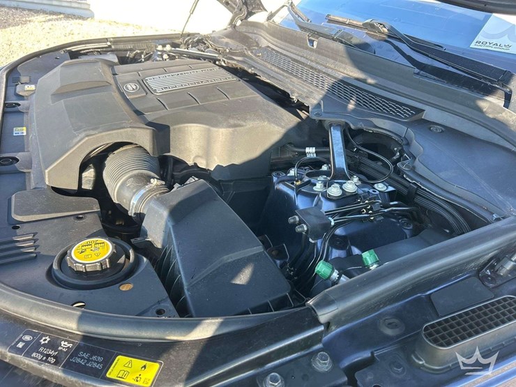 2016-land-rover-range-rover-sport-image-9