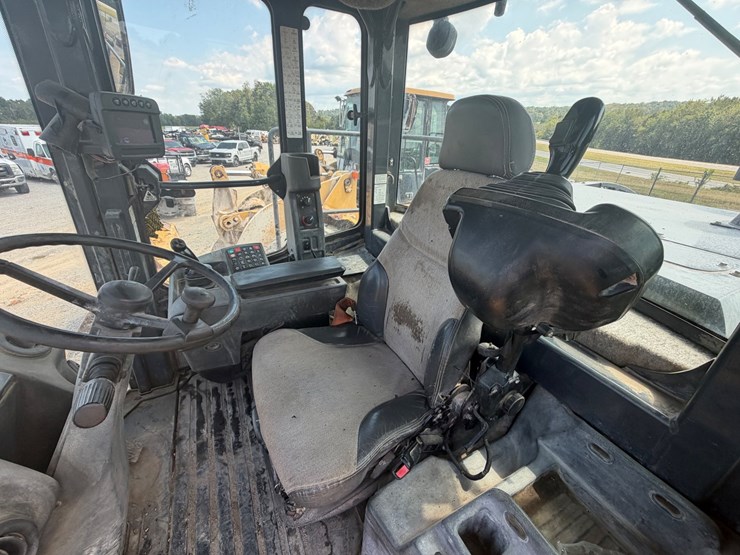 2014-deere-824k-image-20