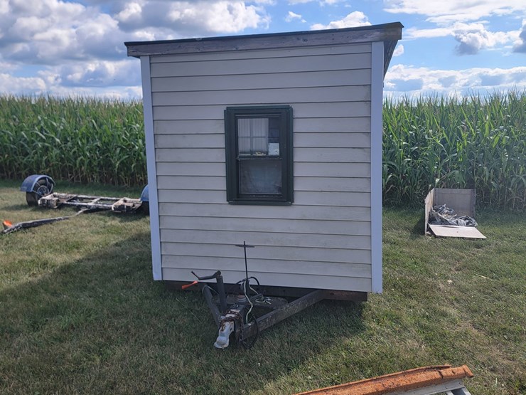 #5711-•-ice-shack-on-wheels-image-4