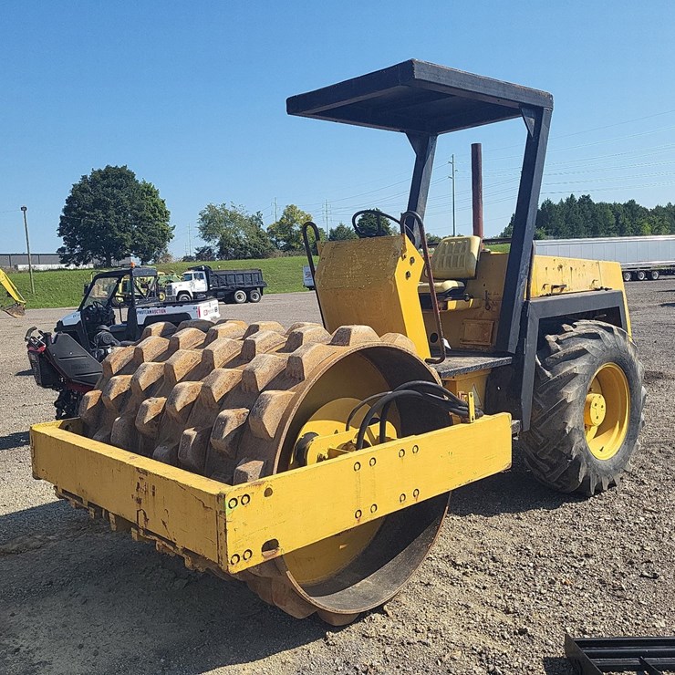#17337 • BO MAG BW173 SHEEPS FOOT ROLLER