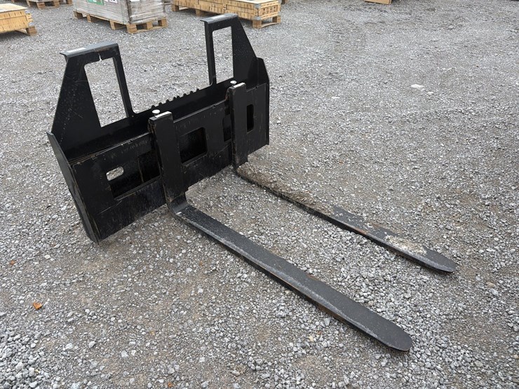 #408-•-walk-thru-48”-pallet-forks-image-2