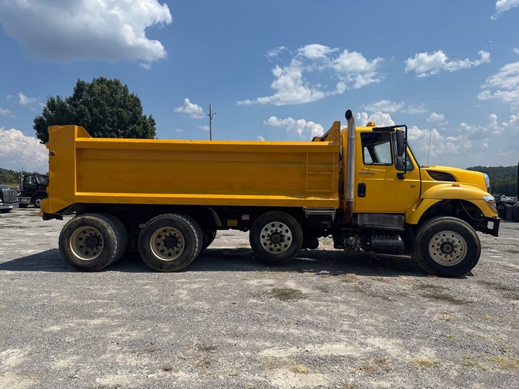 #263-•-2009-international-7500-workstar-tri-axle-dump-truck-image-6