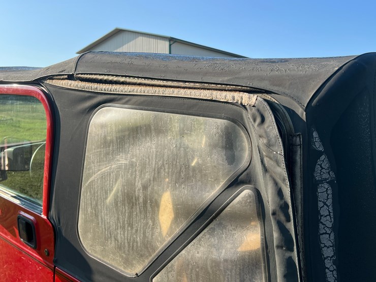 1999-jeep-wrangler-image-11